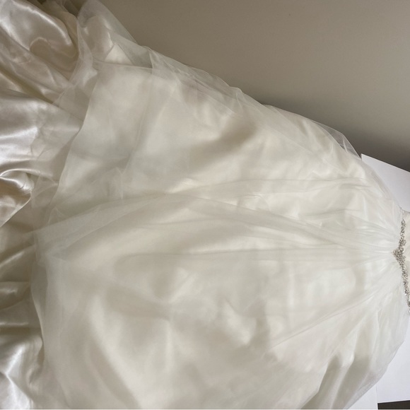 Wedding Gown Size 16 - Picture 13 of 16